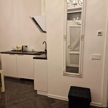 - Renta 19 Apartment *